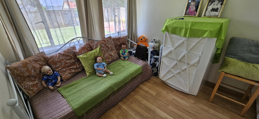 4 Bedroom Property for Sale in General Albertspark Gauteng