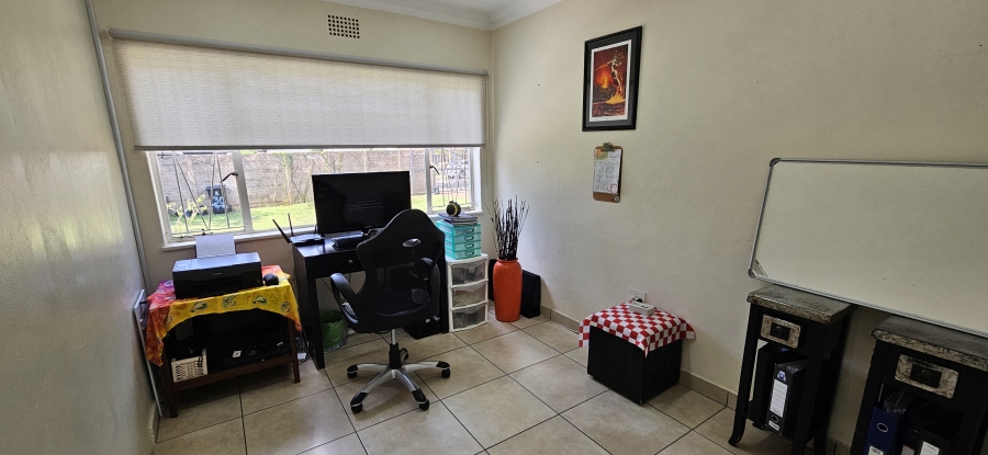 4 Bedroom Property for Sale in General Albertspark Gauteng