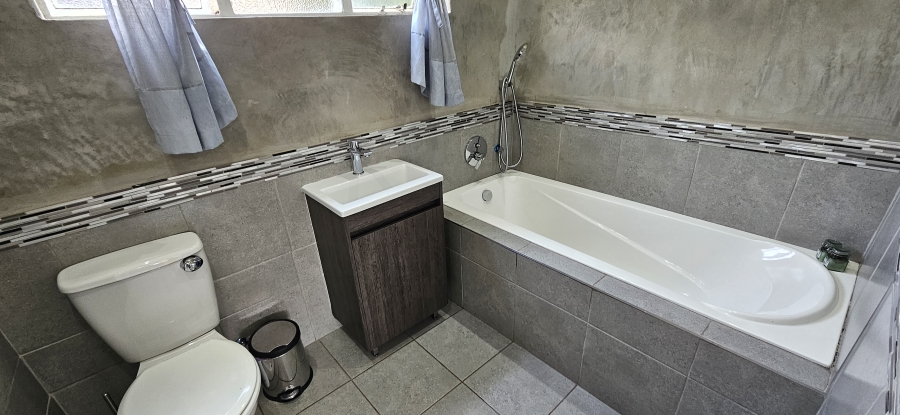 4 Bedroom Property for Sale in General Albertspark Gauteng