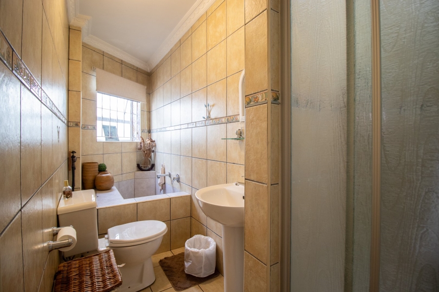 4 Bedroom Property for Sale in New Redruth Gauteng