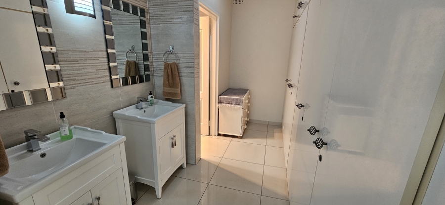 4 Bedroom Property for Sale in Randhart Gauteng