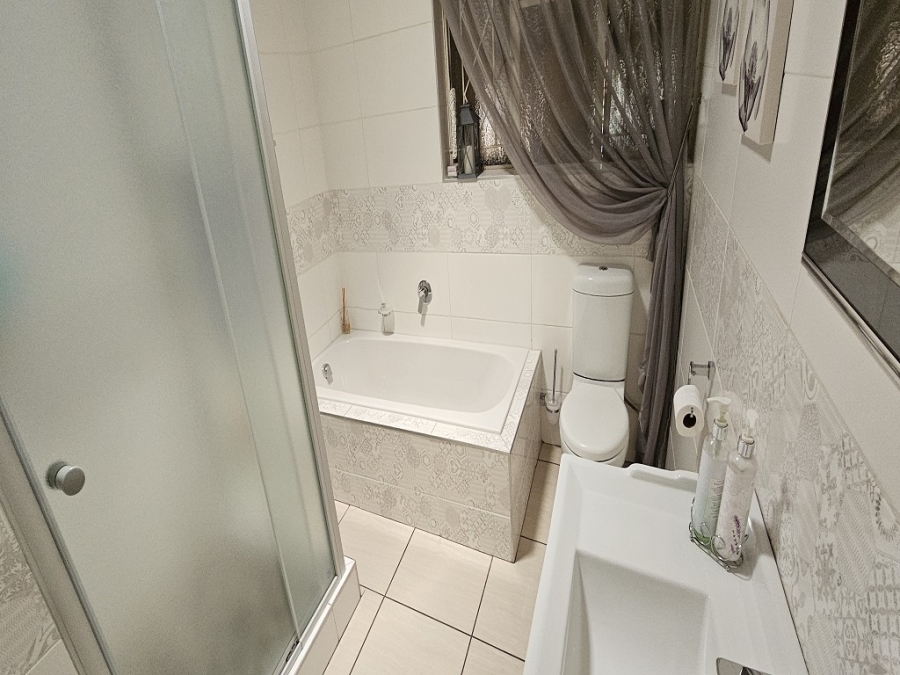 4 Bedroom Property for Sale in Randhart Gauteng