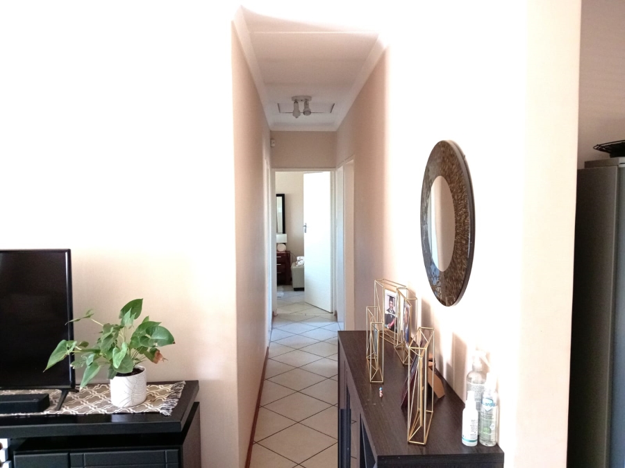 3 Bedroom Property for Sale in Monavoni Gauteng