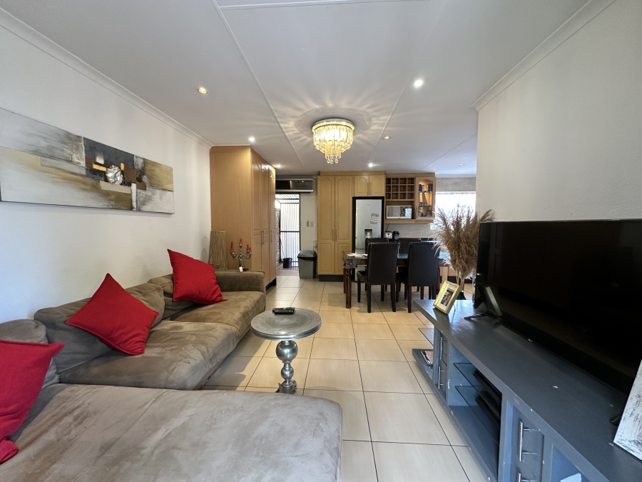 3 Bedroom Property for Sale in Liefde en Vrede Gauteng