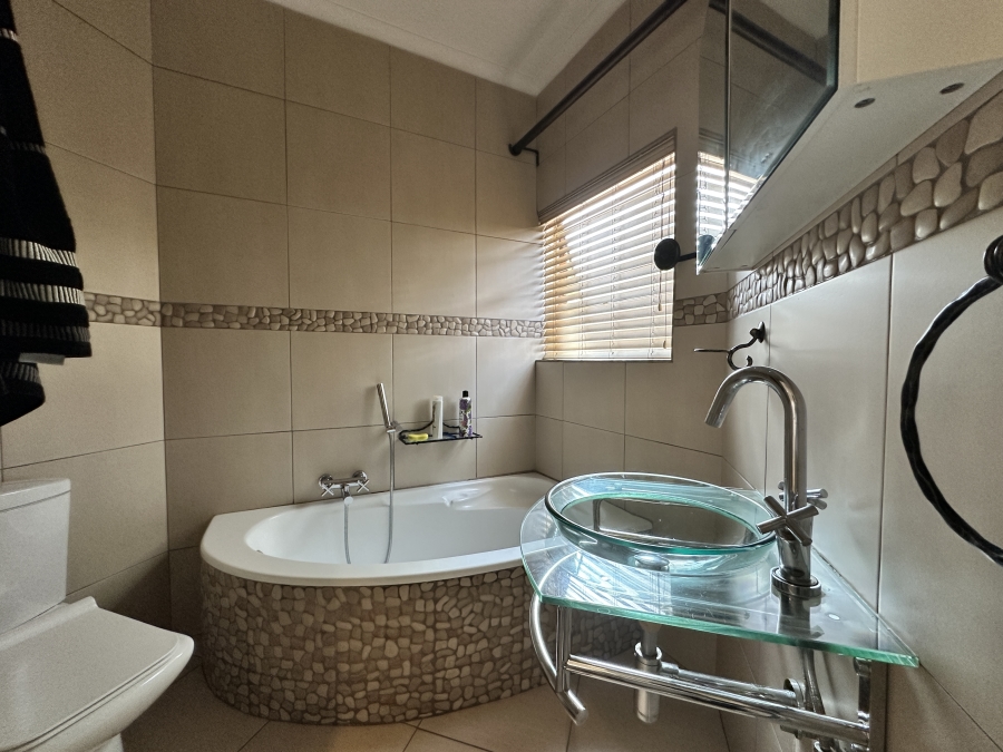 3 Bedroom Property for Sale in Liefde en Vrede Gauteng