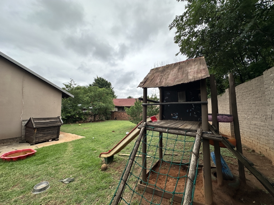 3 Bedroom Property for Sale in Gosforth Park Gauteng