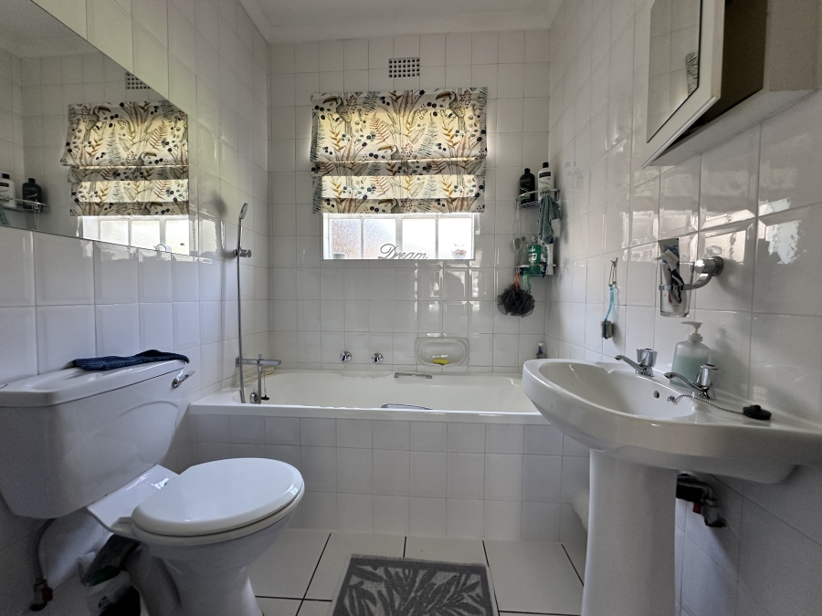 2 Bedroom Property for Sale in Verwoerdpark Gauteng