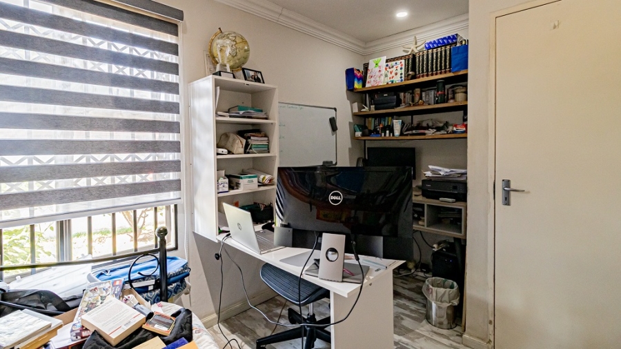 2 Bedroom Property for Sale in Ormonde Gauteng