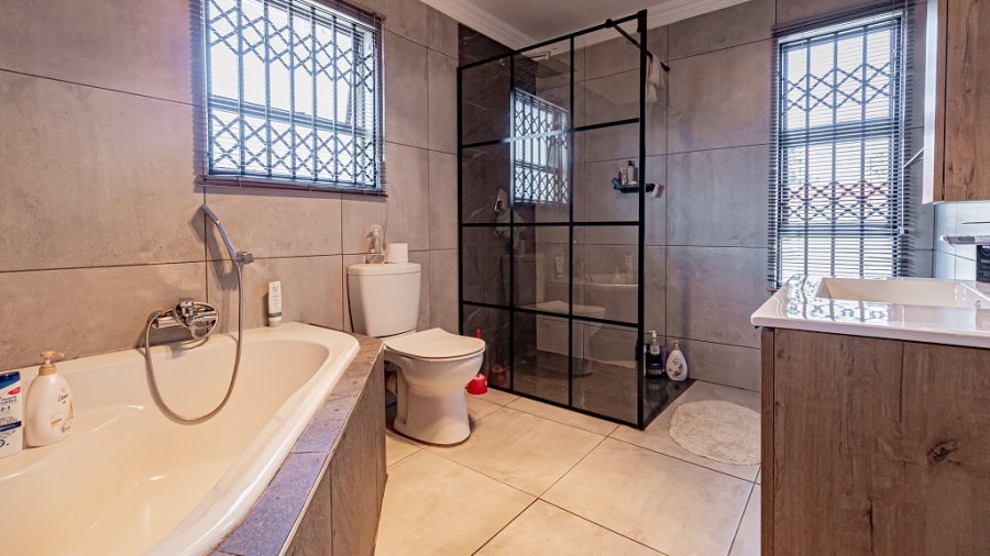 2 Bedroom Property for Sale in Ormonde Gauteng