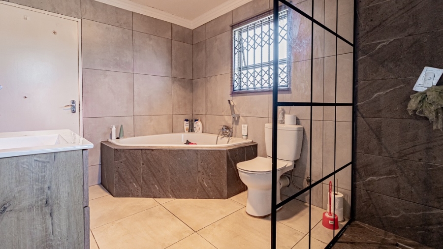 2 Bedroom Property for Sale in Ormonde Gauteng