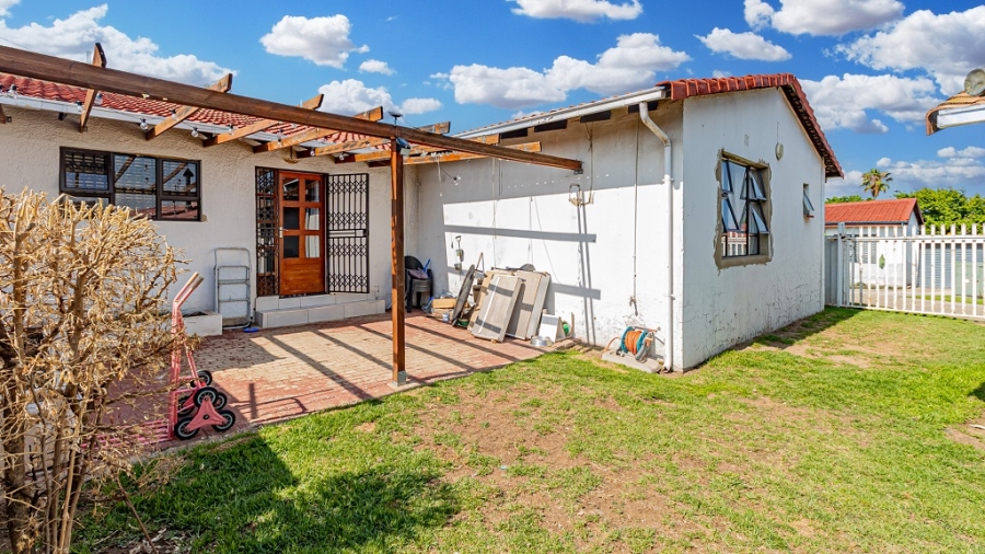 2 Bedroom Property for Sale in Ormonde Gauteng