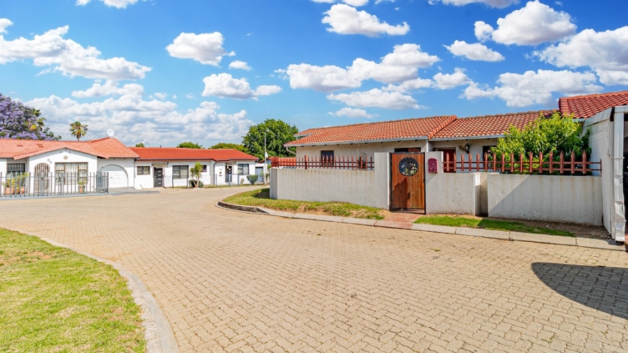 2 Bedroom Property for Sale in Ormonde Gauteng