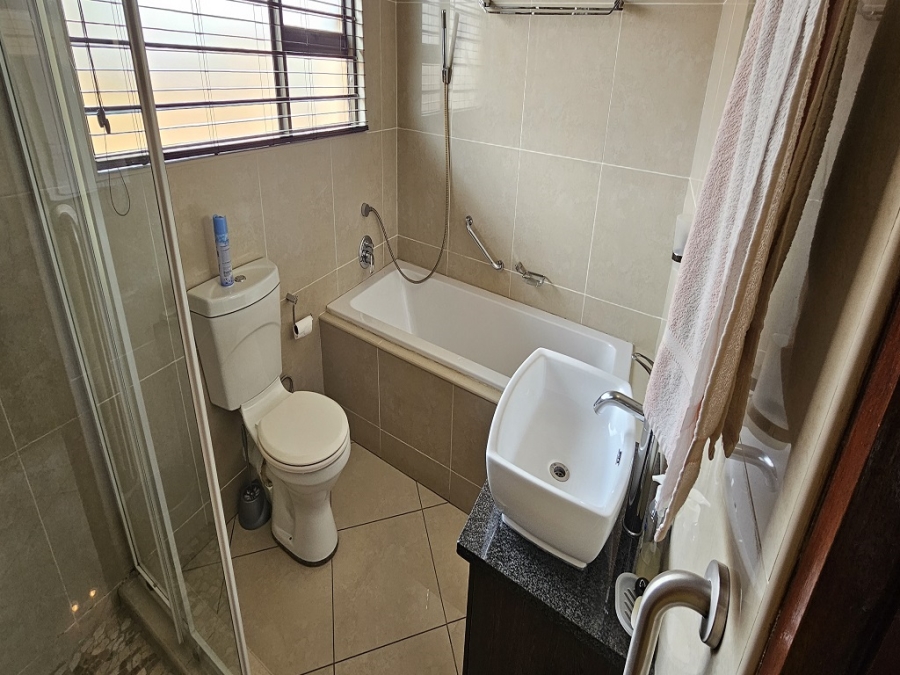 3 Bedroom Property for Sale in New Redruth Gauteng