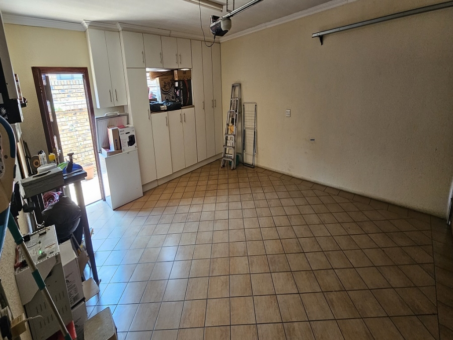 3 Bedroom Property for Sale in New Redruth Gauteng