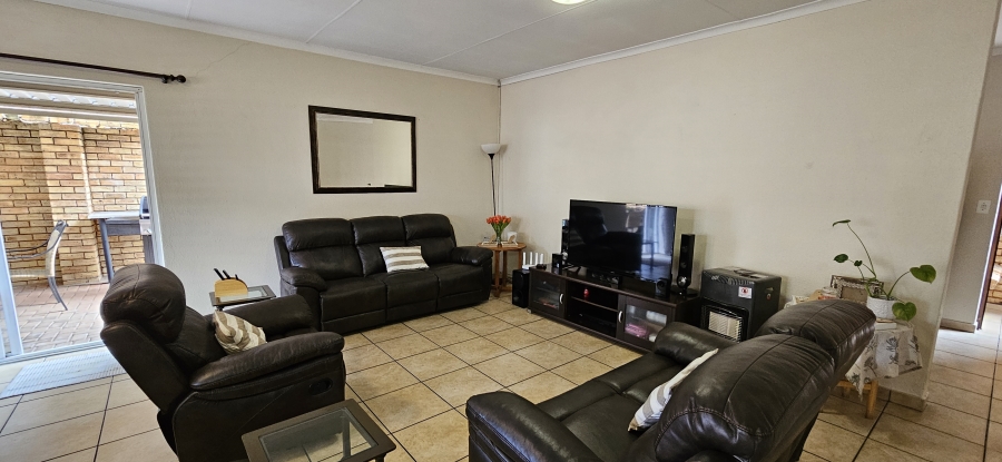 3 Bedroom Property for Sale in New Redruth Gauteng