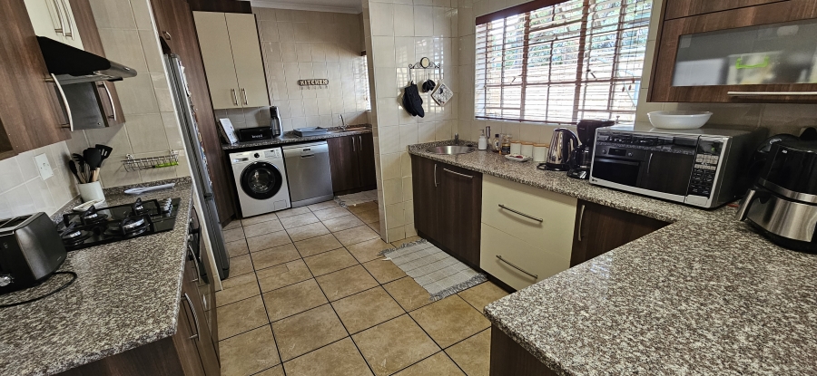 3 Bedroom Property for Sale in New Redruth Gauteng
