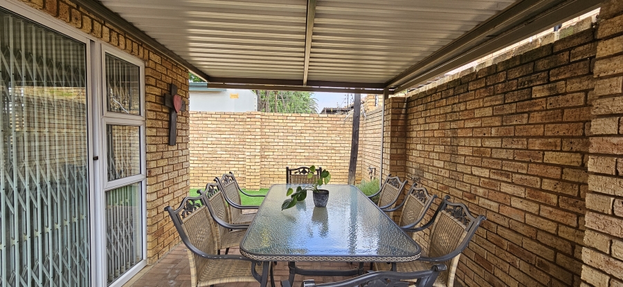 3 Bedroom Property for Sale in New Redruth Gauteng