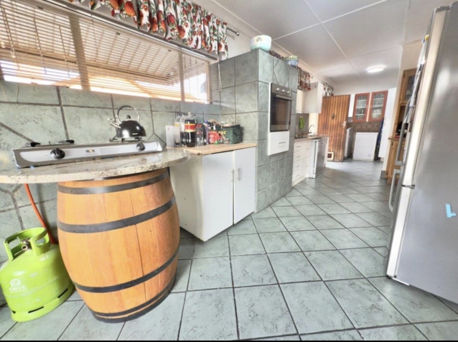 To Let 4 Bedroom Property for Rent in Dalpark Proper Gauteng