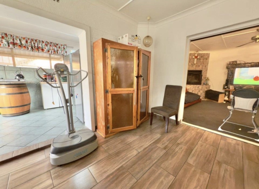 To Let 4 Bedroom Property for Rent in Dalpark Proper Gauteng