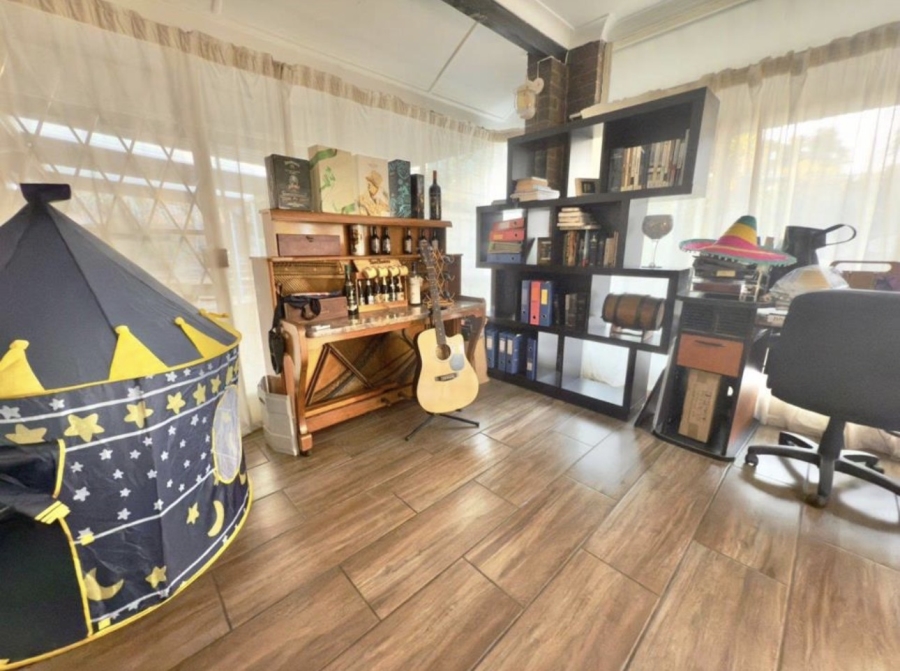 To Let 4 Bedroom Property for Rent in Dalpark Proper Gauteng