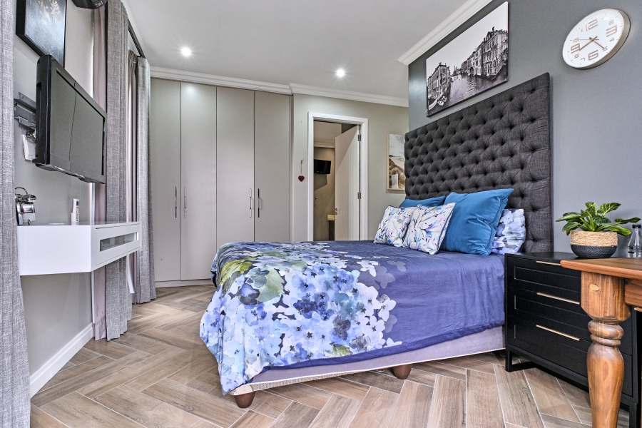 To Let 5 Bedroom Property for Rent in Waterfall Country Village Gauteng