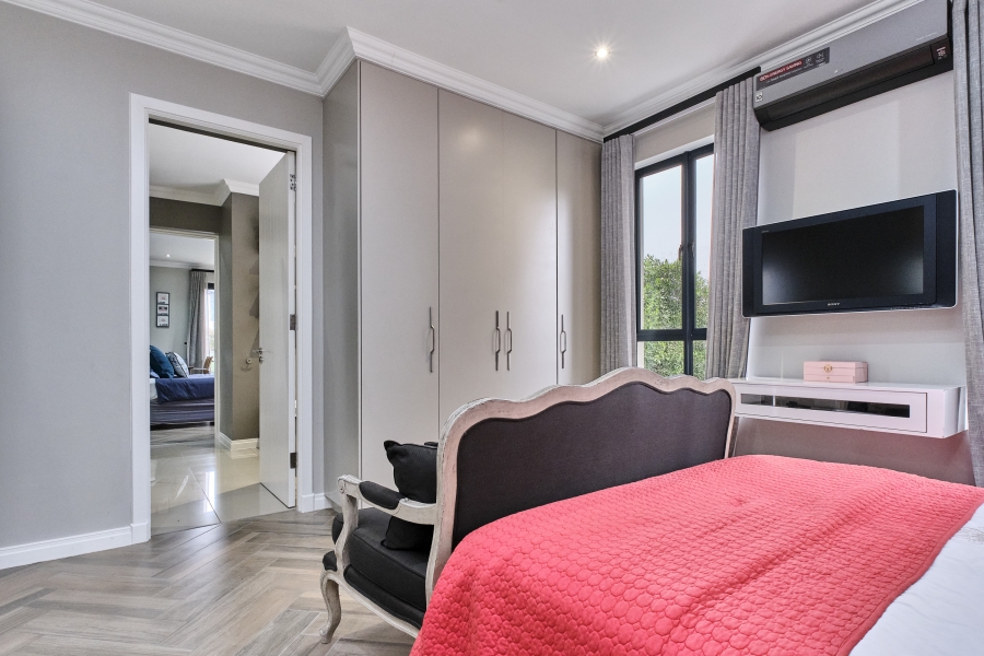 To Let 5 Bedroom Property for Rent in Waterfall Country Village Gauteng