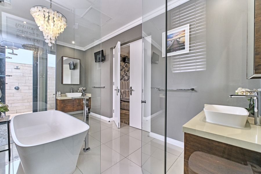 To Let 5 Bedroom Property for Rent in Waterfall Country Village Gauteng