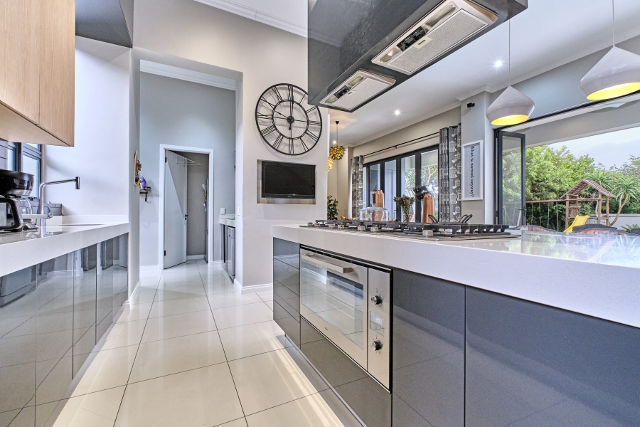 To Let 5 Bedroom Property for Rent in Waterfall Country Village Gauteng