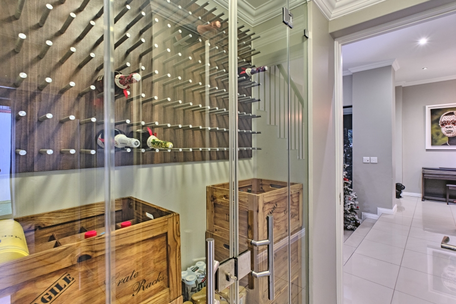 To Let 5 Bedroom Property for Rent in Waterfall Country Village Gauteng