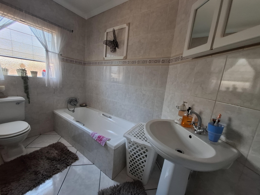 3 Bedroom Property for Sale in Dal Fouche Gauteng