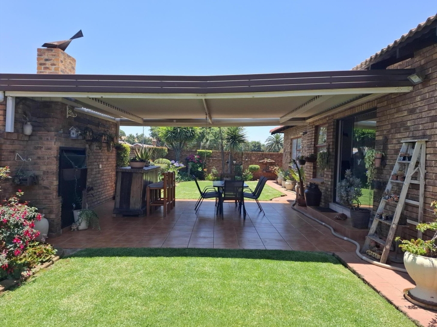 3 Bedroom Property for Sale in Dal Fouche Gauteng