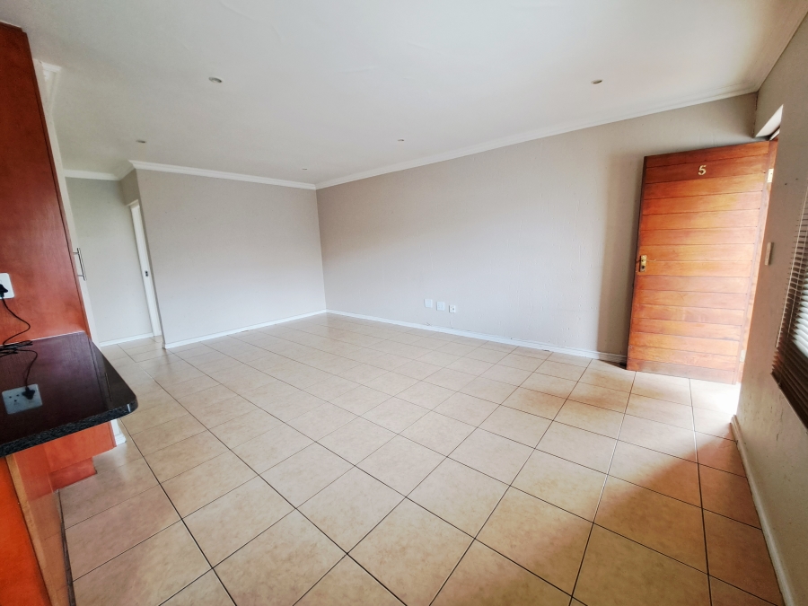 To Let 2 Bedroom Property for Rent in New Redruth Gauteng