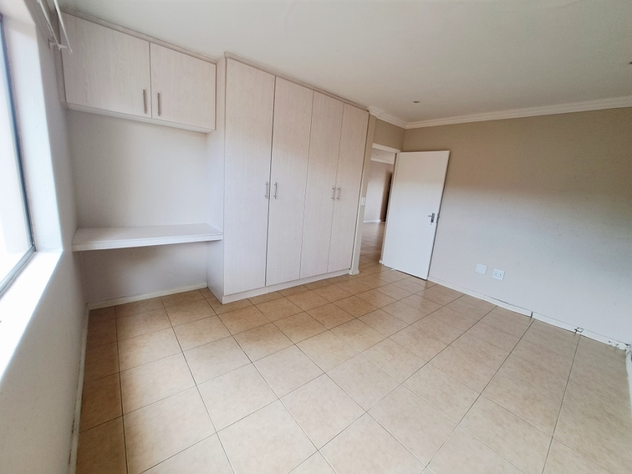 To Let 2 Bedroom Property for Rent in New Redruth Gauteng