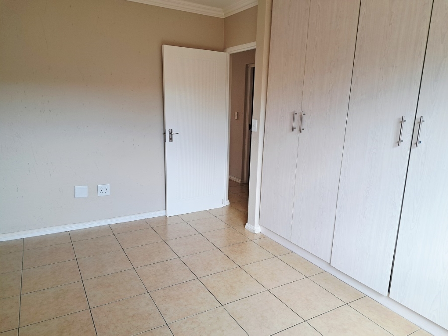 To Let 2 Bedroom Property for Rent in New Redruth Gauteng