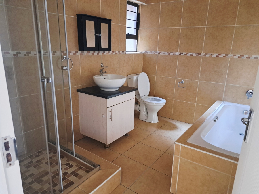 To Let 2 Bedroom Property for Rent in New Redruth Gauteng