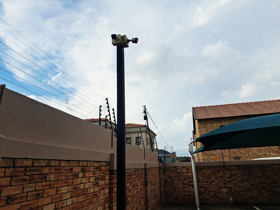 To Let 2 Bedroom Property for Rent in New Redruth Gauteng