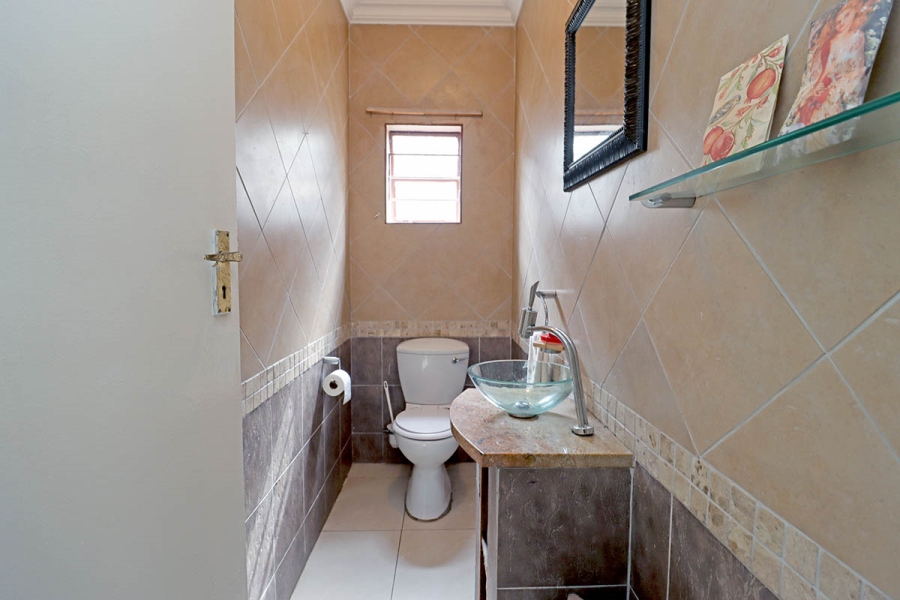 3 Bedroom Property for Sale in Highlands North Gauteng