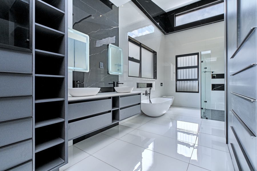 To Let 5 Bedroom Property for Rent in Waterfall Country Estate Gauteng