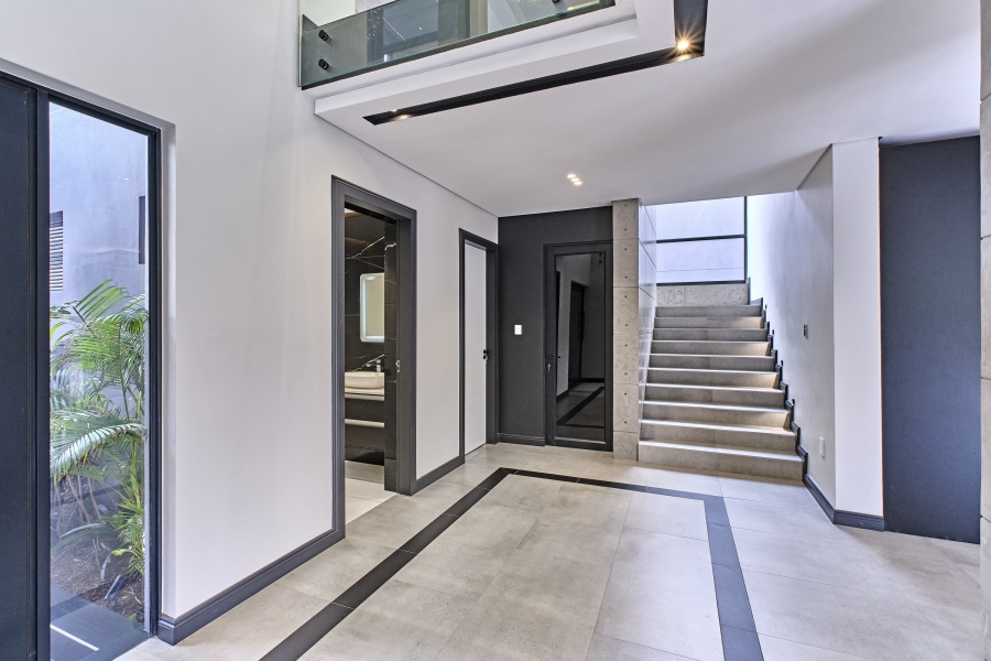 To Let 5 Bedroom Property for Rent in Waterfall Country Estate Gauteng