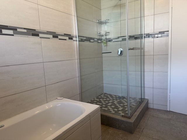 3 Bedroom Property for Sale in Eastleigh Ridge Gauteng
