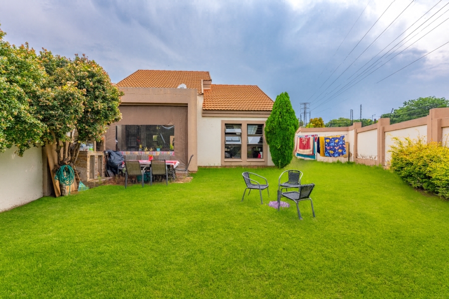 3 Bedroom Property for Sale in Broadacres Gauteng