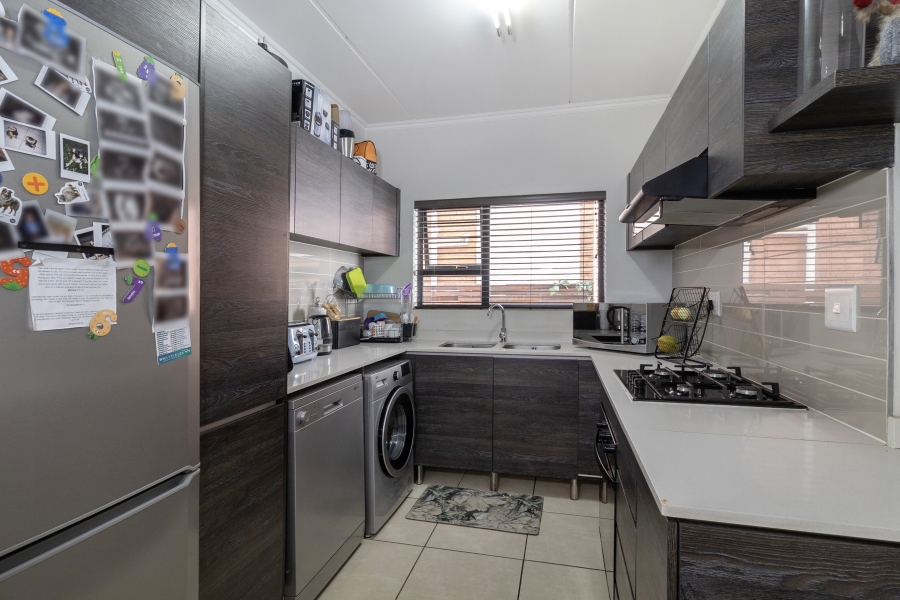 3 Bedroom Property for Sale in Greenstone Crest Gauteng