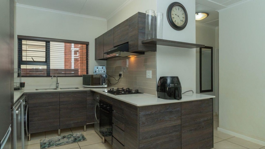 3 Bedroom Property for Sale in Greenstone Crest Gauteng