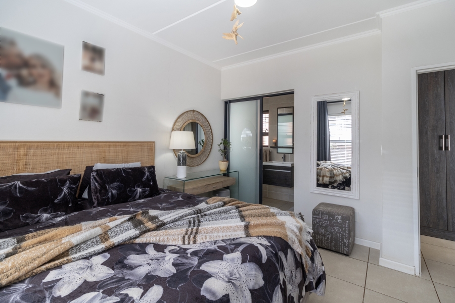 3 Bedroom Property for Sale in Greenstone Crest Gauteng