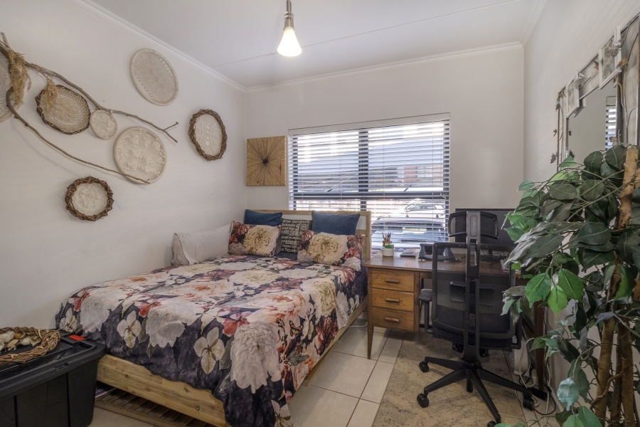 3 Bedroom Property for Sale in Greenstone Crest Gauteng