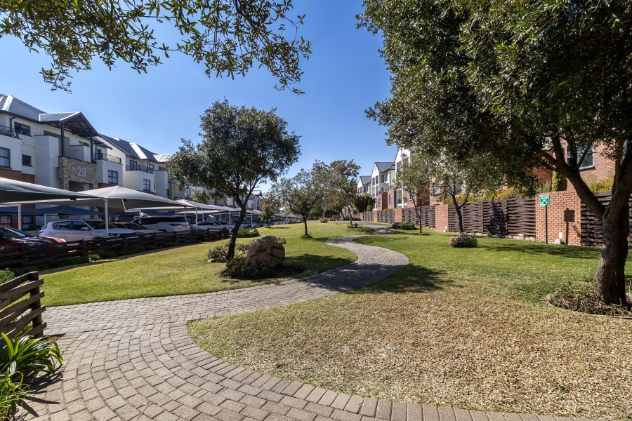 3 Bedroom Property for Sale in Greenstone Crest Gauteng