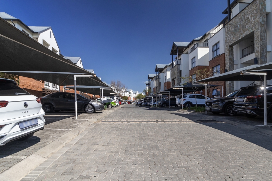 3 Bedroom Property for Sale in Greenstone Crest Gauteng