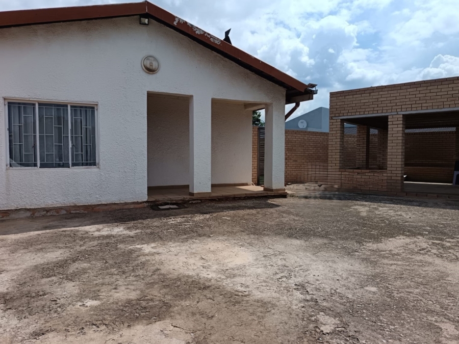 3 Bedroom Property for Sale in Roshnee Gauteng