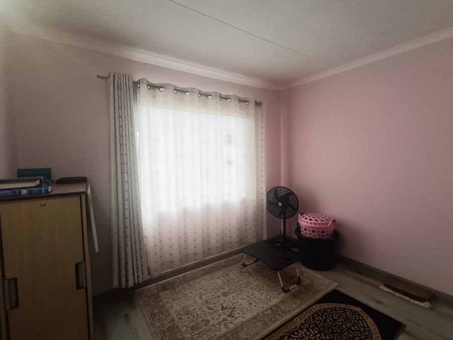 3 Bedroom Property for Sale in Roshnee Gauteng