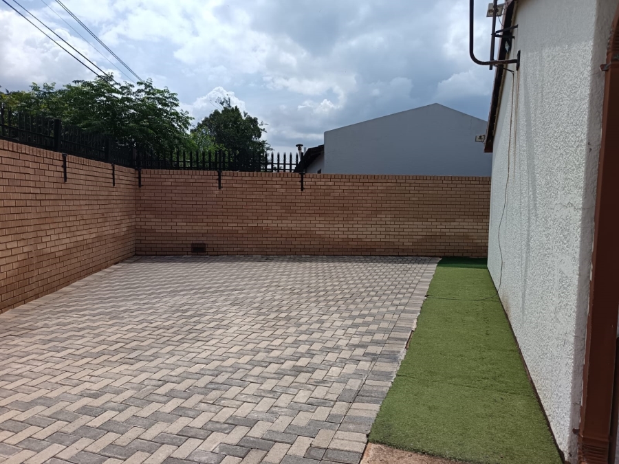 3 Bedroom Property for Sale in Roshnee Gauteng